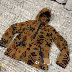 The North Face Campshire pullover hoodie